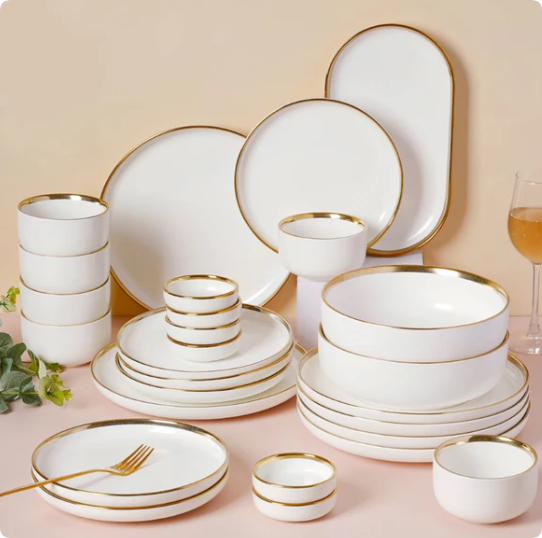 gold accents in ceramic dinner sets