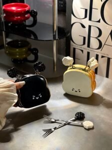 cute royal wedding restaurant cutlery mirrored dessert dinner spoon and fork stainless steel flatware with cactus jar
