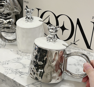 Wholesale social media popular style Violent bear light luxury style ceramic mugs