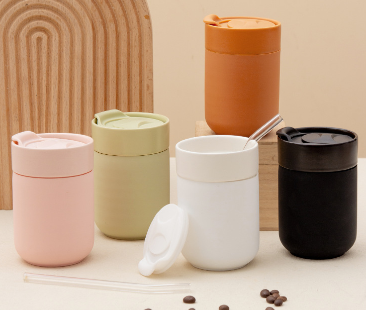 wholesale popular 360 ml reusable custom logo manufacturer ceramic coffee travel mug with lid and silicone sleeve (3)
